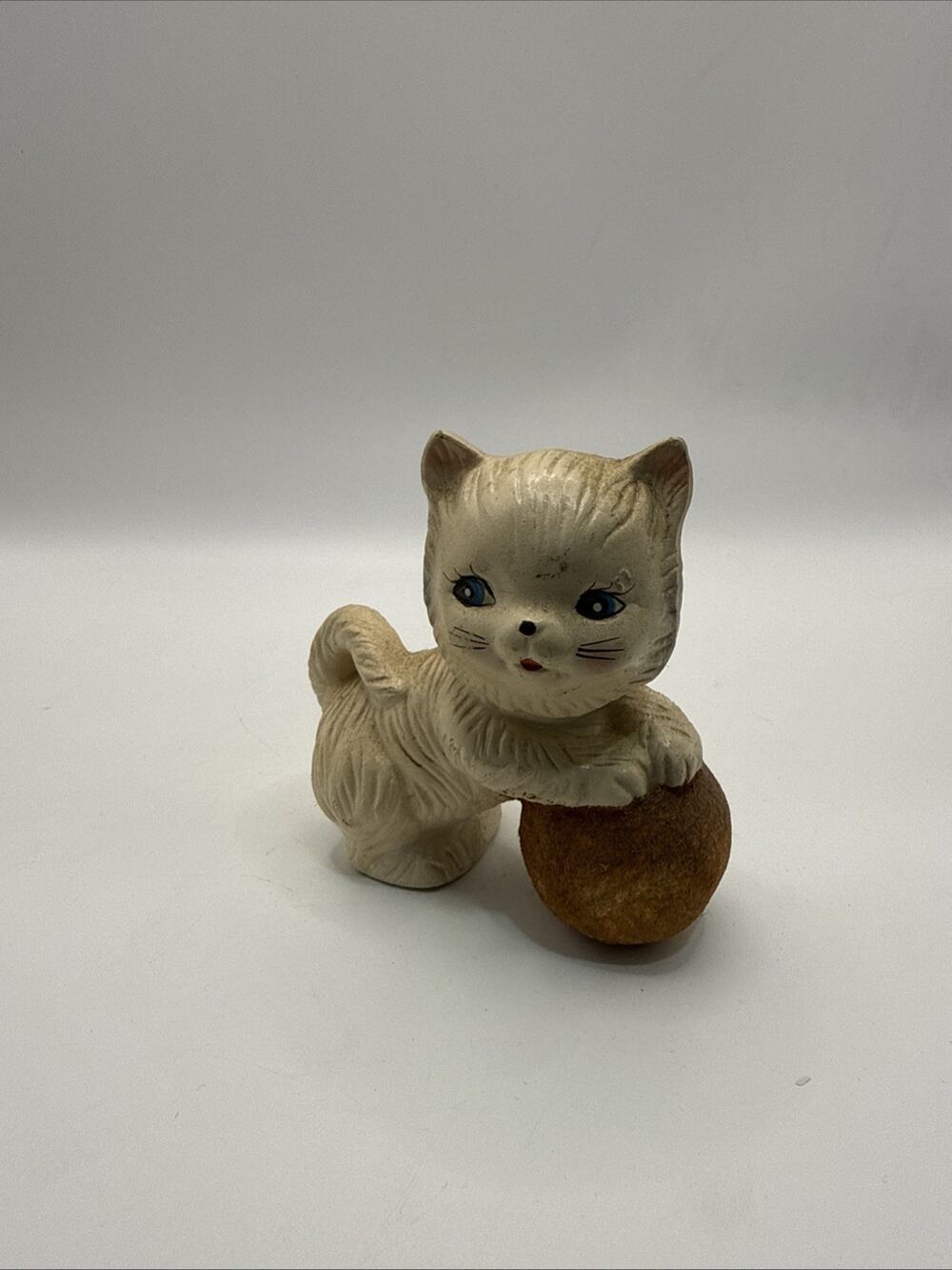 Vintage Chadwick Japan Cream/Gray Ceramic Kitten Cat Yarn Ball Figurine